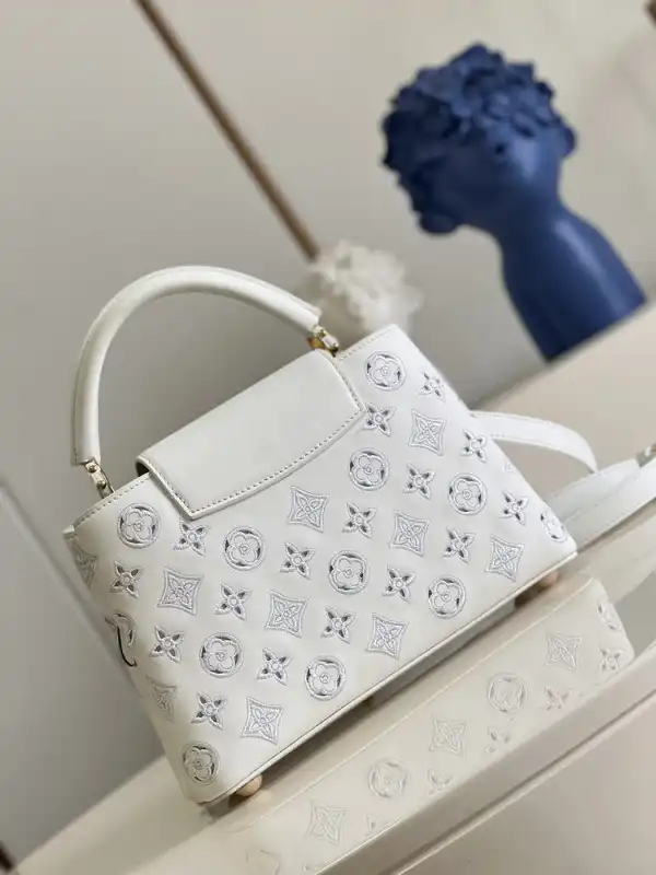 Frstbag ru LOUIS VUITTON CAPUCINES BB