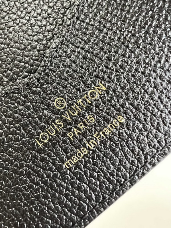 HOT SALE Louis Vuitton PASSPORT COVER-10*14*2.5CM