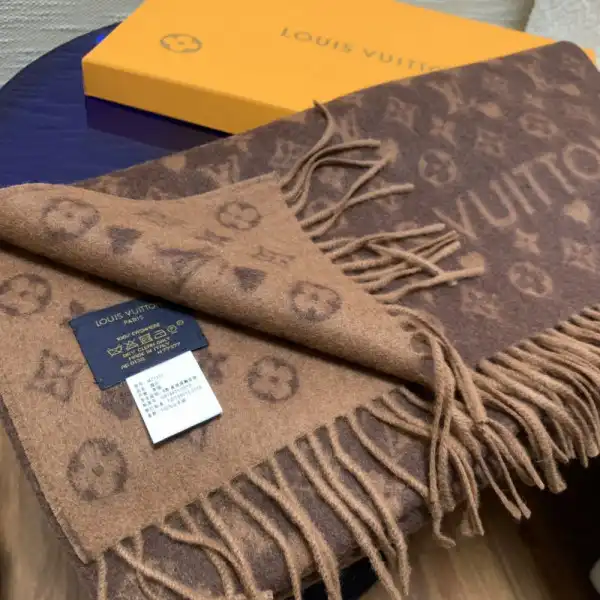 LOUIS VUITTON GAME ON SCARF