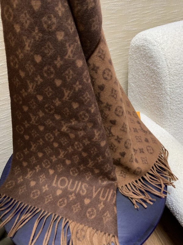 LOUIS VUITTON GAME ON SCARF