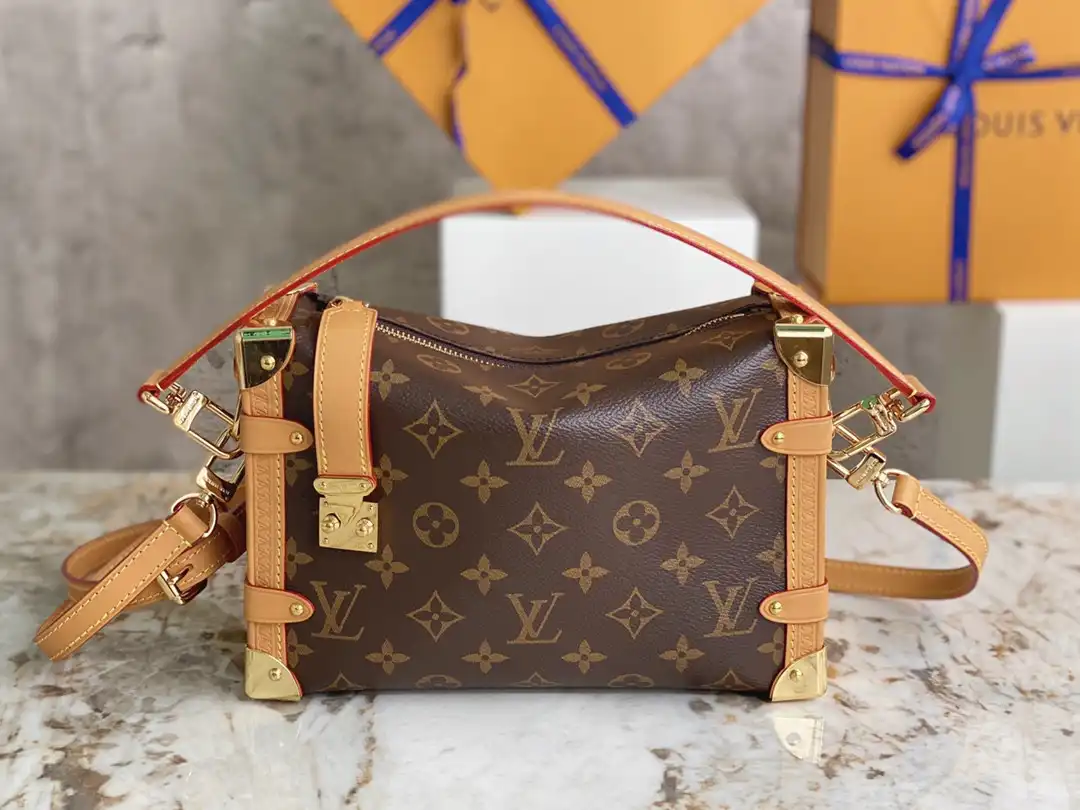 First bag ru LOUIS VUITTON SIDE TRUNK MM