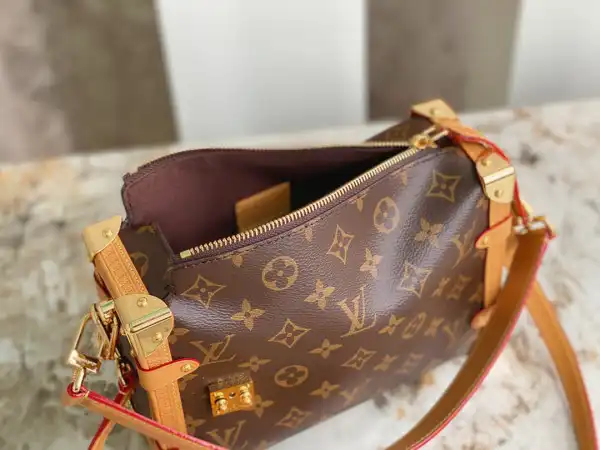 First bag ru LOUIS VUITTON SIDE TRUNK MM