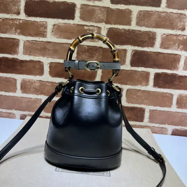 Yupoo bagsoffer GUCCI Diana mini bucket bag