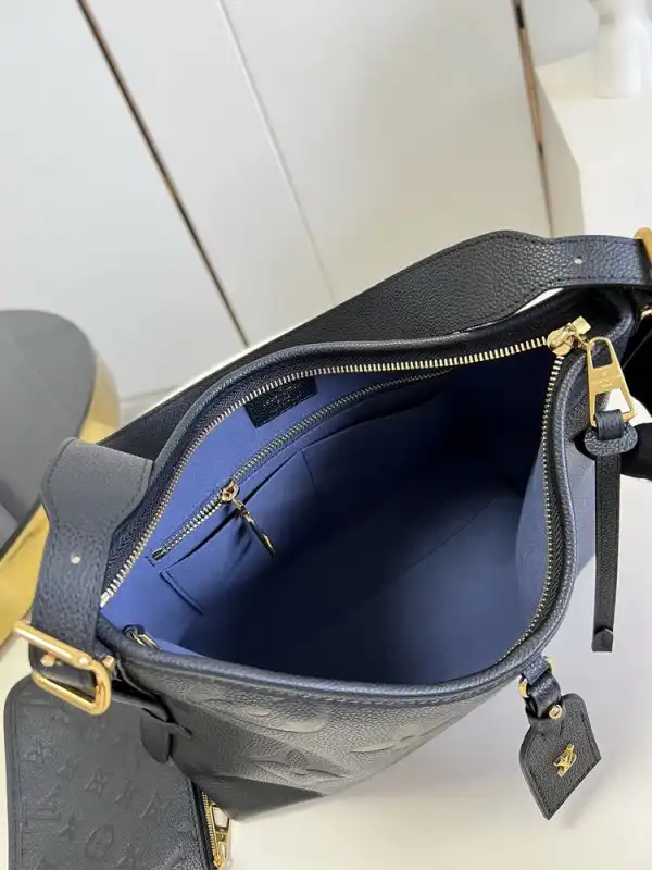 Cheap LOUIS VUITTON CARRYALL PM