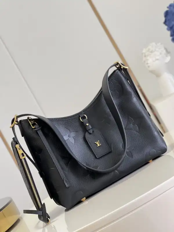 First bag ru LOUIS VUITTON CARRYALL PM