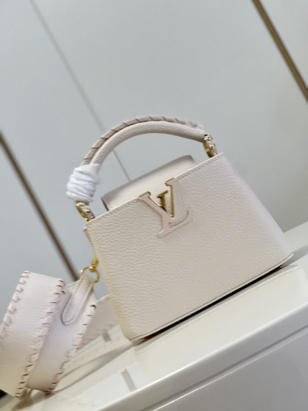 [FREE SHIPPING] LOUIS VUITTON CAPUCINES MINI