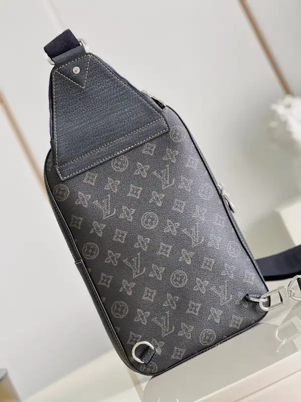 LOUIS VUITTON AVENUE SLING BAG NM