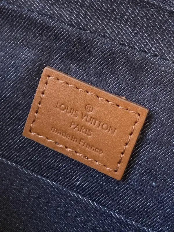 Affordable LOUIS VUITTON TRIO MESSENGER