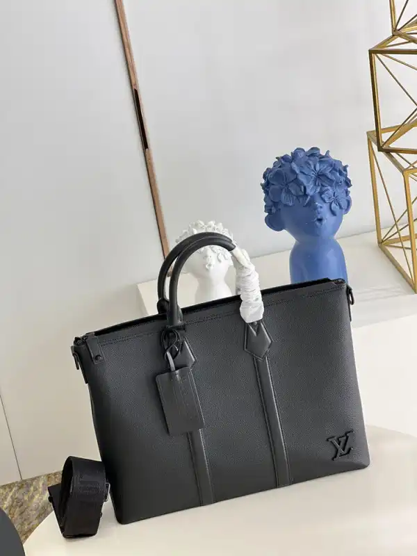 LOUIS VUITTON LOCK IT TOTE