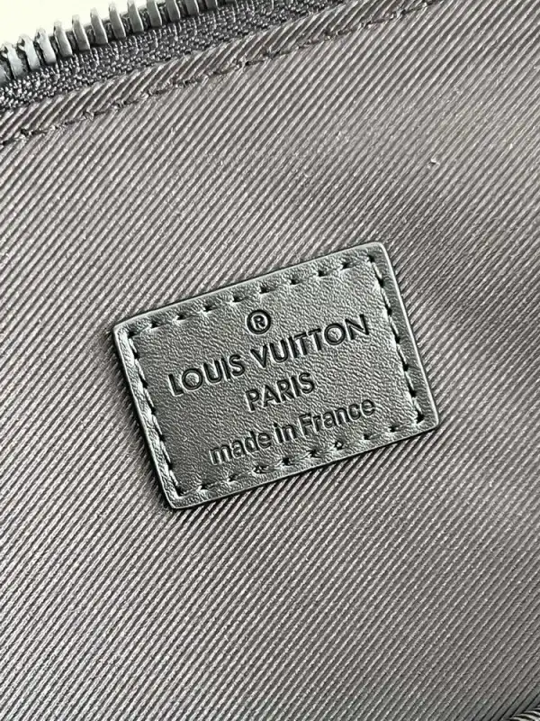 First bag ru LOUIS VUITTON LOCK IT TOTE