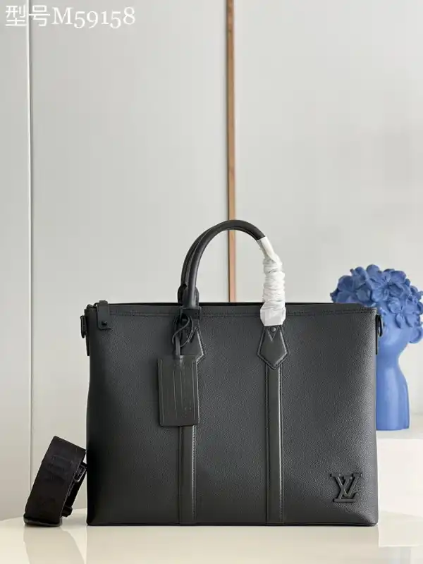 Aaa replica ru LOUIS VUITTON LOCK IT TOTE