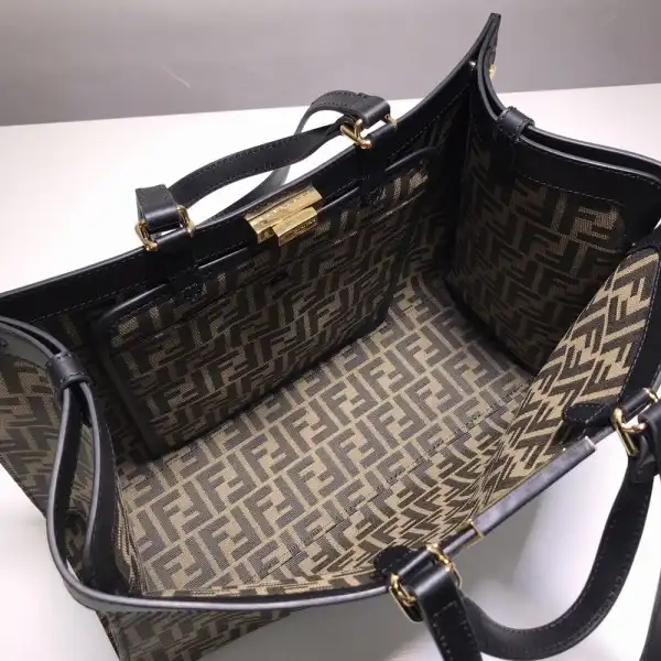 Yupoo bagsoffer FENDI PEEKABOO X-TOTE