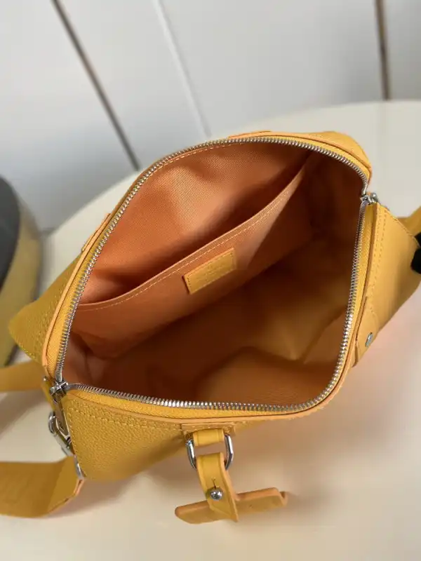 First bag ru LOUIS VUITTON CITY KEEPALL