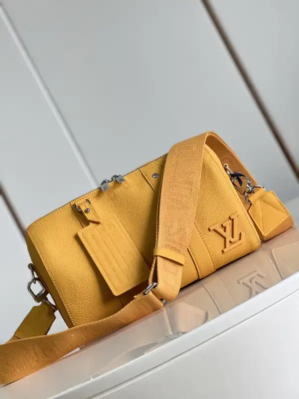 First bag ru LOUIS VUITTON CITY KEEPALL