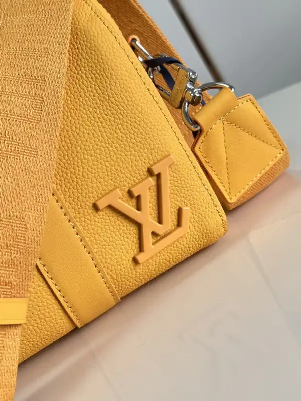 First bag ru LOUIS VUITTON CITY KEEPALL