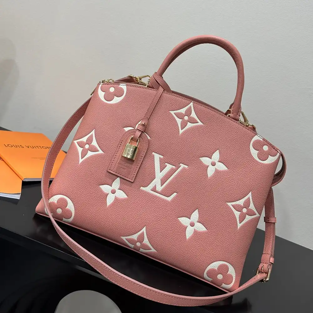 Affordable LOUIS VUITTON GRAND PALAIS