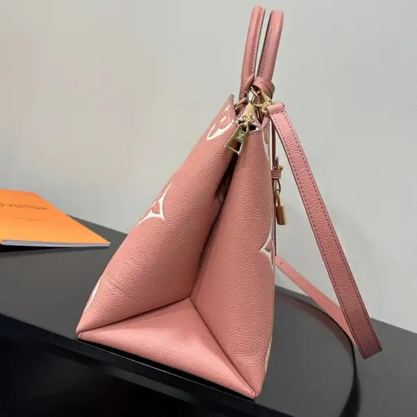 First bag ru LOUIS VUITTON GRAND PALAIS