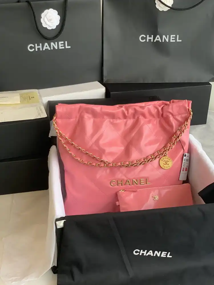 CHANEL 22 HANDBAG