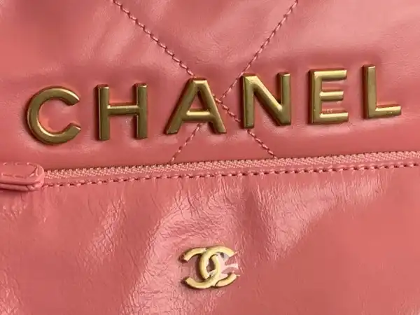 CHANEL 22 HANDBAG