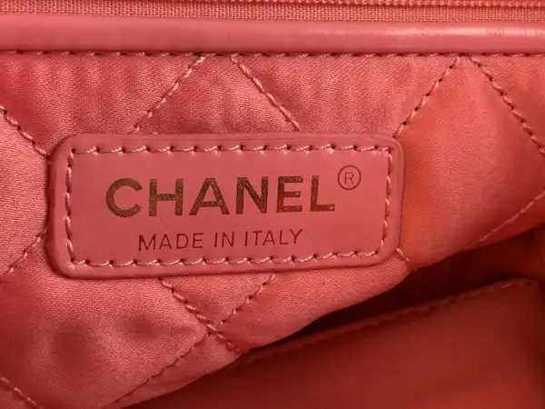 CHANEL 22 HANDBAG