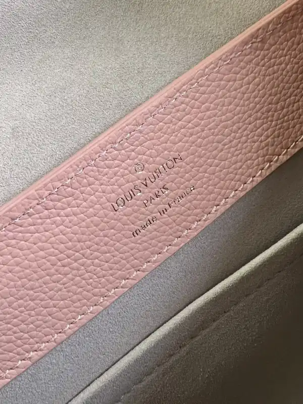 First bag ru LOUIS VUITTON LOCKME EVER MINI