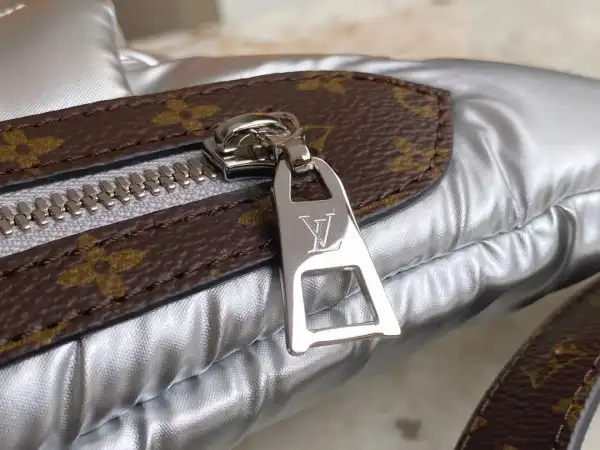 Aaa replica ru LOUIS VUITTON MAXI BUMBAG