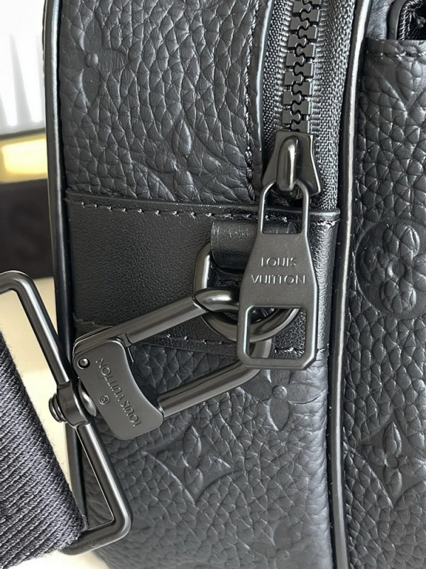 [FREE SHIPPING] LOUIS VUITTON S LOCK MESSENGER