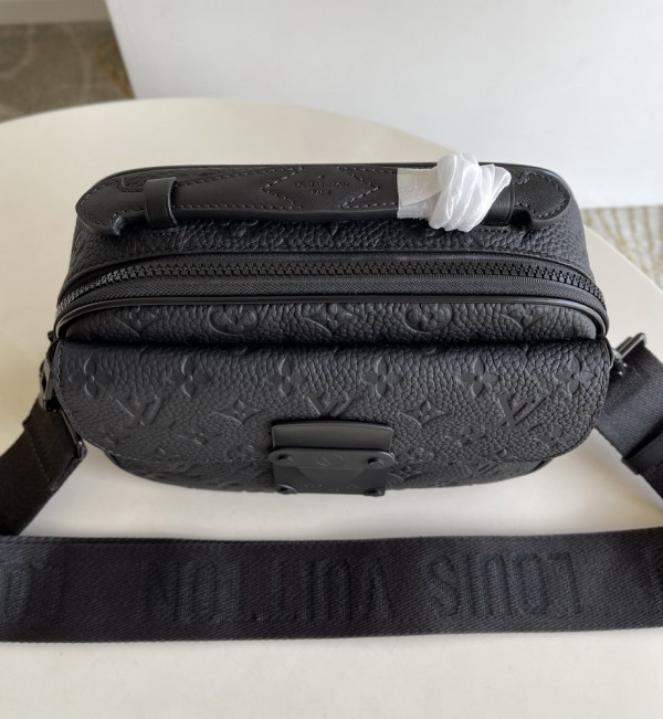 [FREE SHIPPING] LOUIS VUITTON S LOCK MESSENGER