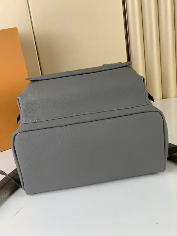 First bag ru LOUIS VUITTON TAKEOFF BACKPACK