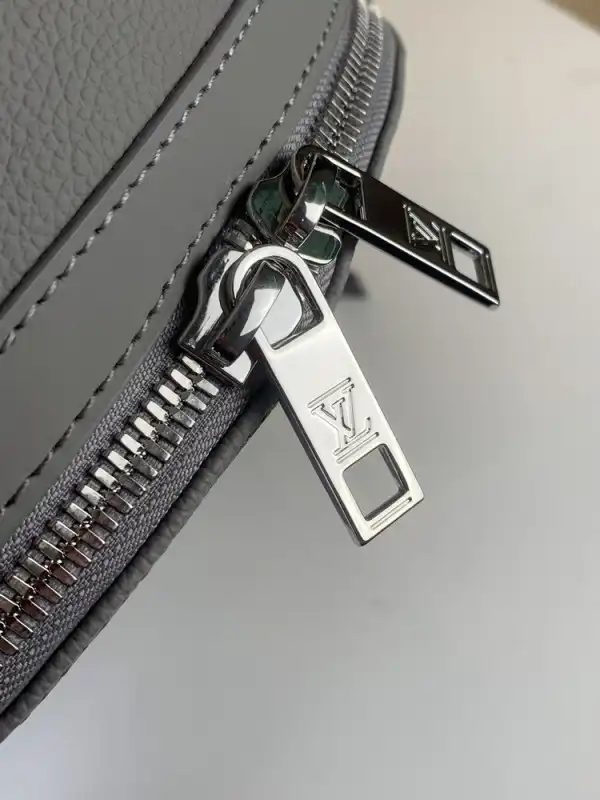 Frstbag ru LOUIS VUITTON TAKEOFF BACKPACK