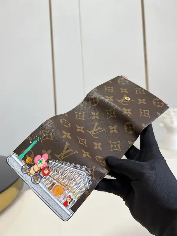 First bag ru Louis Vuitton VICTORINE Wallet