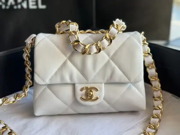 CHANEL SMALL FLAP BAG