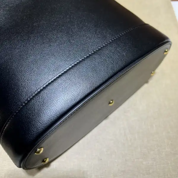 Gucci Diana small bucket bag