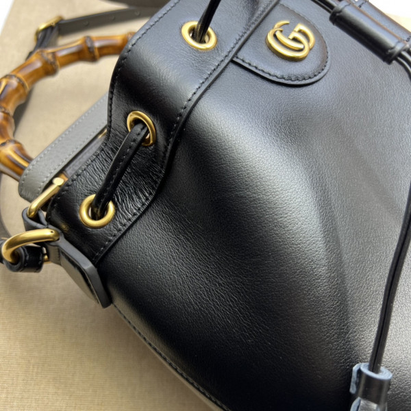 HOT SALE Gucci Diana small bucket bag