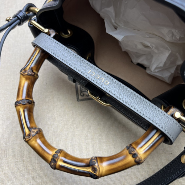 HOT SALE Gucci Diana small bucket bag