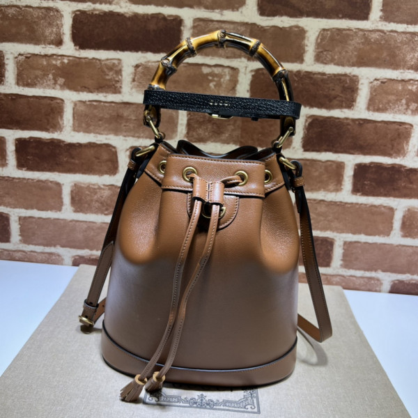 HOT SALE Gucci Diana small bucket bag