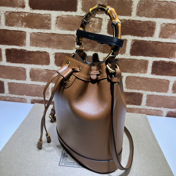 HOT SALE Gucci Diana small bucket bag