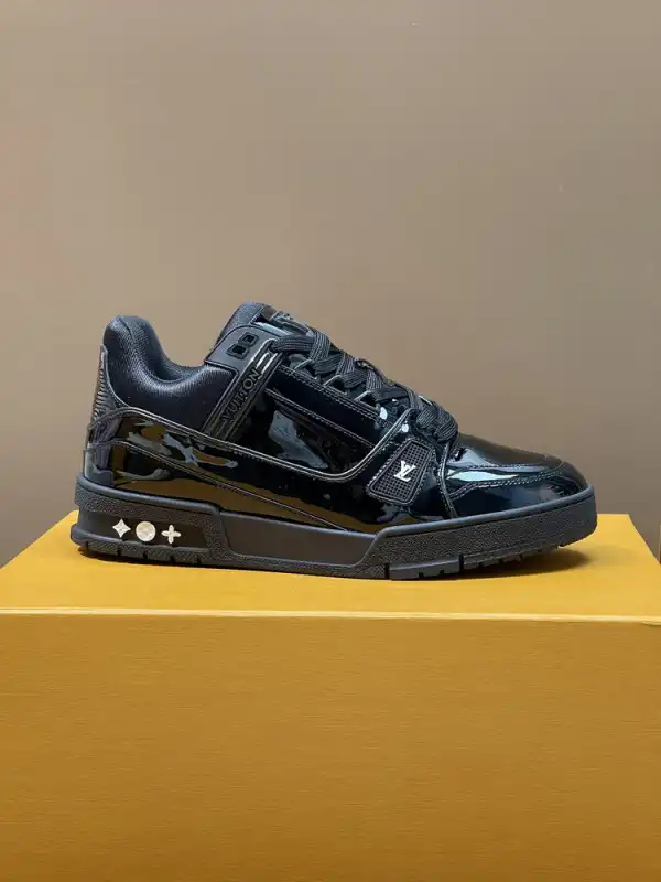 LOUIS VUITTON TRAINER SNEAKER