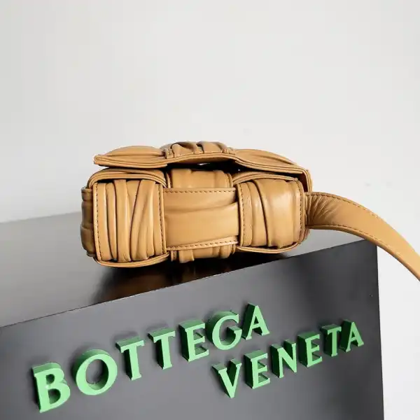 BOTTEGA VENETA CASSETTE