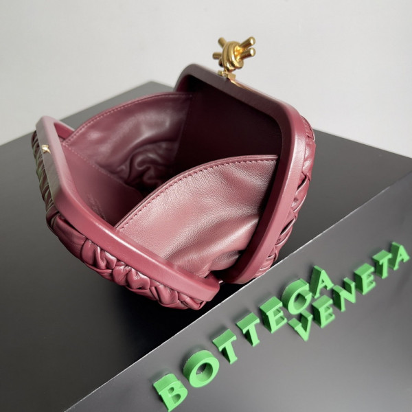 HOT SALE BOTTEGA VENETA Knot Minaudiere