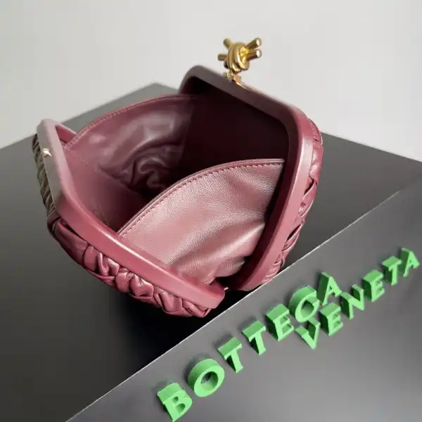 BOTTEGA VENETA Knot Minaudiere