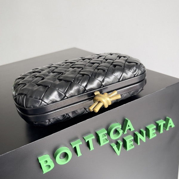 HOT SALE BOTTEGA VENETA Knot Minaudiere