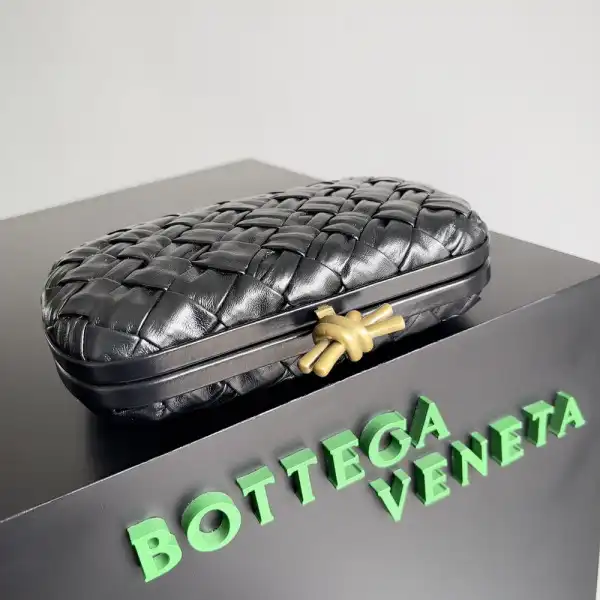 BOTTEGA VENETA Knot Minaudiere