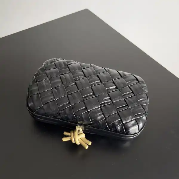 Yupoo bagsoffer BOTTEGA VENETA Knot Minaudiere