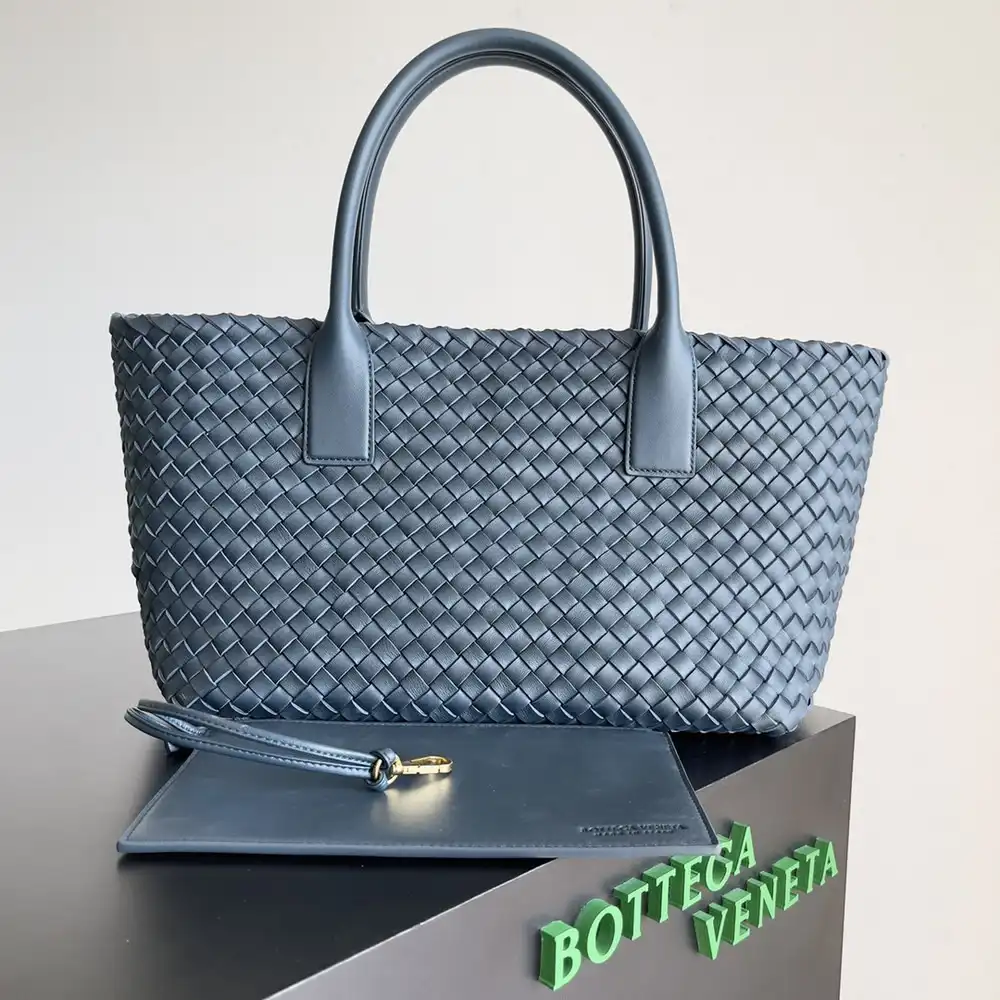 Frstbag ru BOTTEGA VENETA MEDIUM ANDIAMO