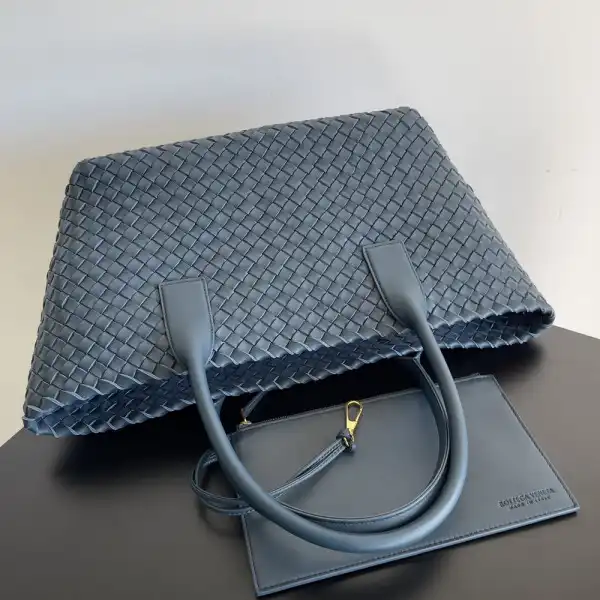 BOTTEGA VENETA MEDIUM ANDIAMO