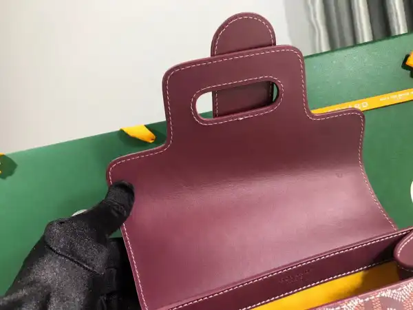 First bag ru GOYARD SAIGON SMALL