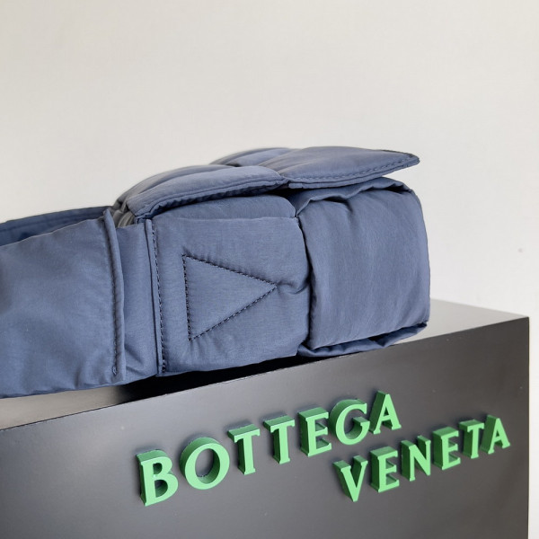 HOT SALE BOTTEGA VENETA Padded Tech Cassette