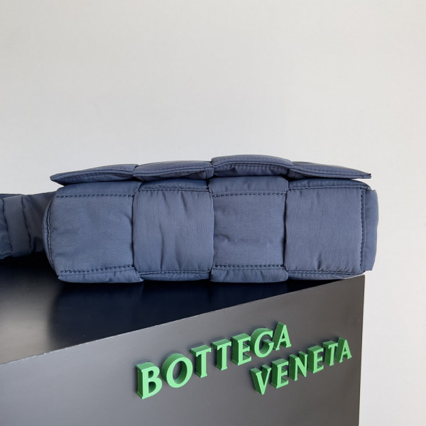 HOT SALE BOTTEGA VENETA Padded Tech Cassette