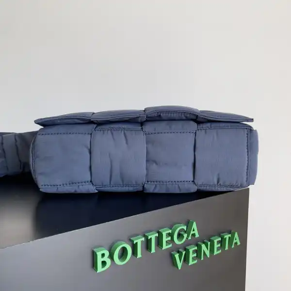 Frstbag ru BOTTEGA VENETA Padded Tech Cassette